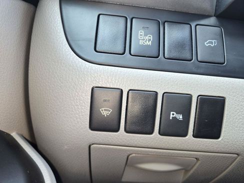 Used 2016 Toyota Highlander Limited FWD image 30