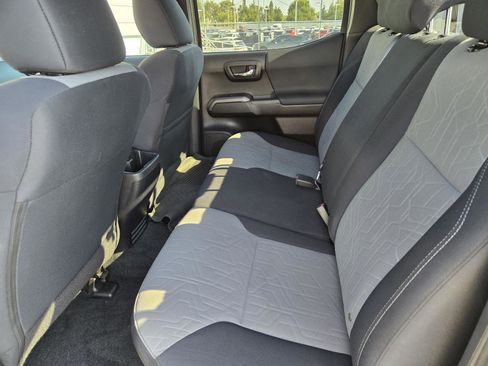 Used 2021 Toyota Tacoma TRD Sport w/ Technology Package image 24