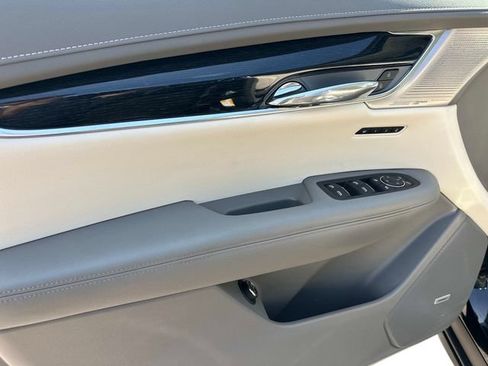 Used 2024 Cadillac XT6 Premium Luxury AWD/4WD image 15