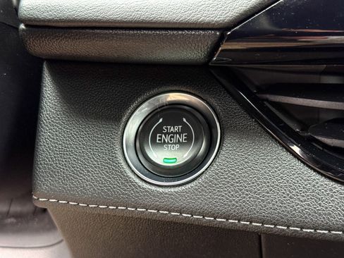 Used 2025 Buick Enclave Avenir w/ LPO, Floor Liner Package image 32