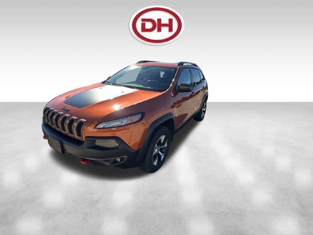Used 2014 Jeep Cherokee Trailhawk w/ Cold Weather Group AWD/4WD image 4