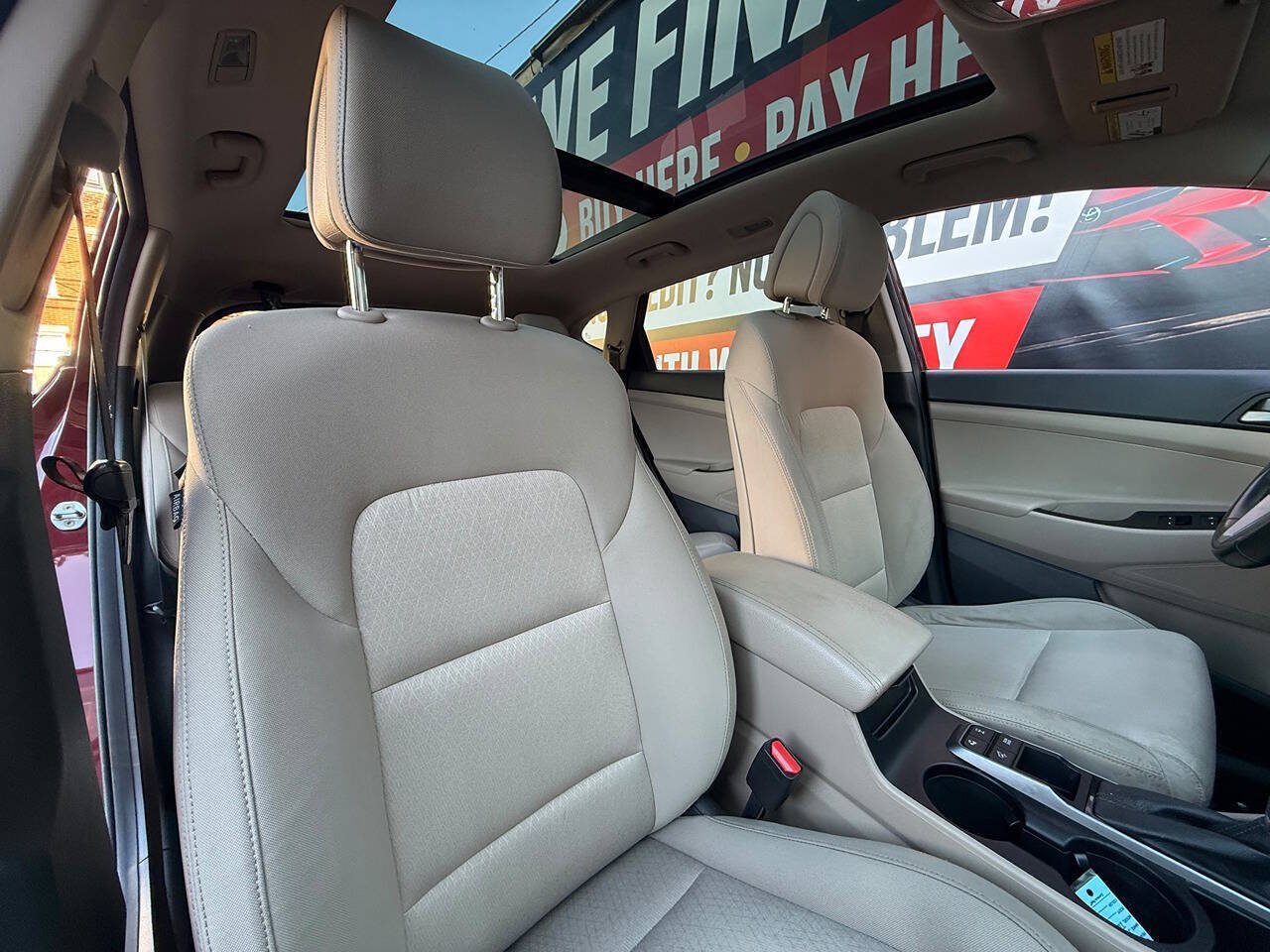 Used 2017 Hyundai Tucson Value AWD/4WD image 6