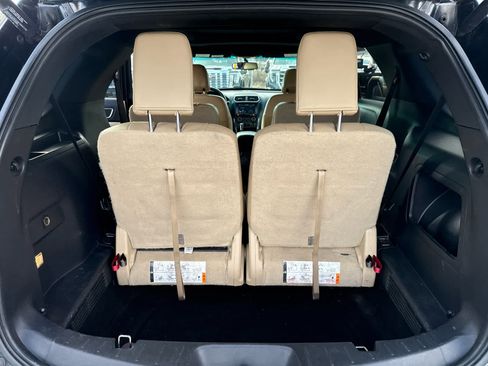 Used 2016 Ford Explorer XLT w/ Equipment Group 202A image 11