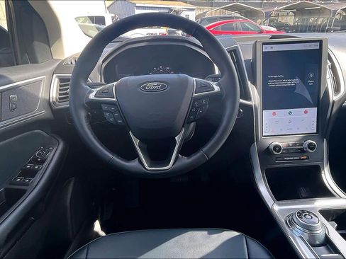 Used 2023 Ford Edge SEL w/ Sport Appearance Package image 6