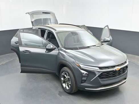 New 2026 Chevrolet Trax LT FWD image 47
