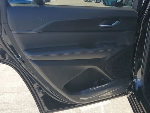 New 2025 Jeep Grand Cherokee L Altitude image 18