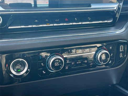 Used 2023 GMC Sierra 1500 SLT image 16