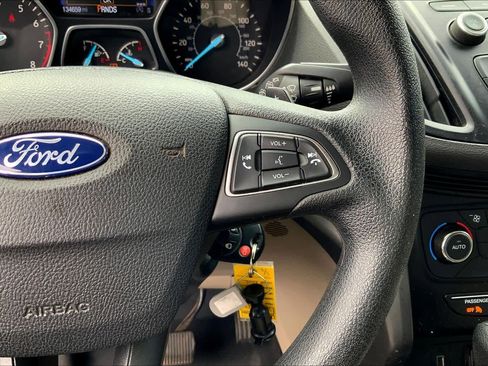 Used 2017 Ford Escape SE image 25