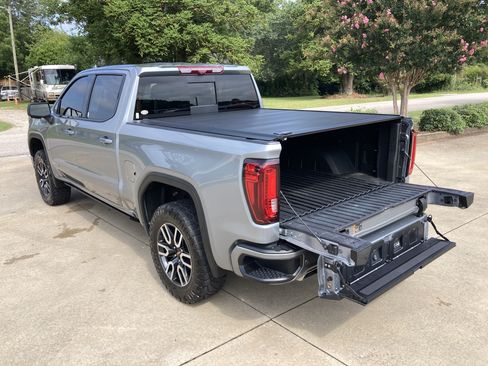Certified 2024 GMC Sierra 1500 AT4 w/ Technology Package AWD/4WD image 8
