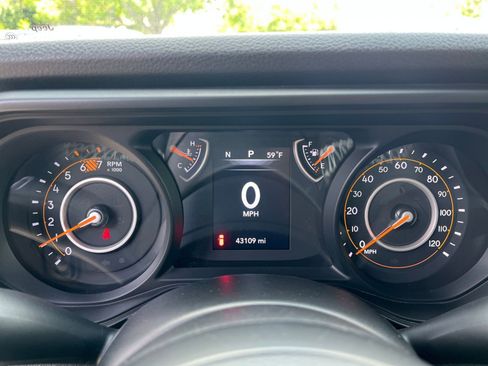 Used 2025 Jeep Wrangler Unlimited Sport AWD/4WD image 39