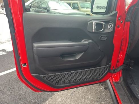 Used 2024 Jeep Wrangler Willys image 4