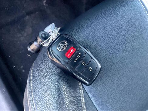Used 2025 Toyota Camry SE FWD image 12