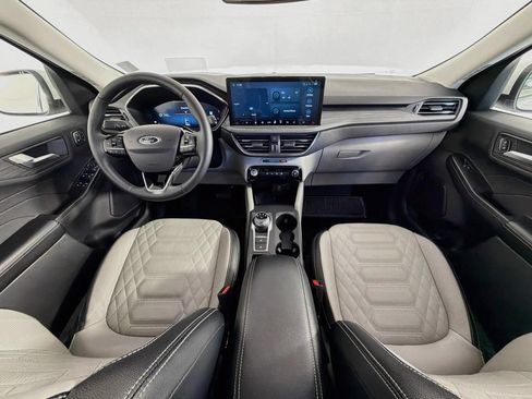 Used 2024 Ford Escape Platinum w/ Premium Technology Package AWD/4WD image 10