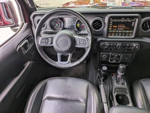 Used 2022 Jeep Wrangler Unlimited Sahara w/ Cold Weather Group AWD/4WD image 15