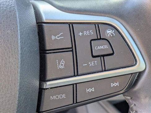 Used 2023 Toyota Highlander XLE FWD image 15