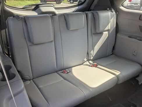 Used 2018 Toyota Highlander XLE w/ Carpet Mat Package (TMS) AWD/4WD image 31
