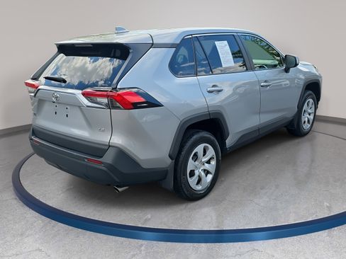 Used 2024 Toyota RAV4 LE FWD image 5