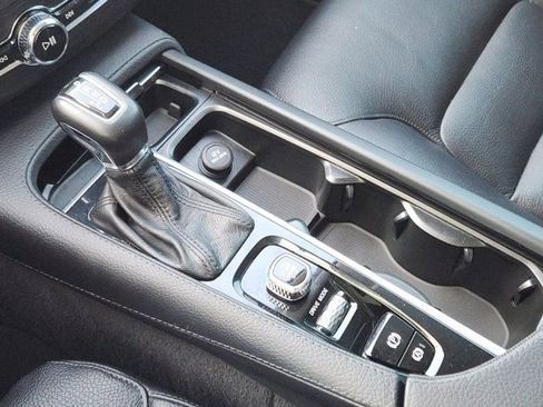 Used 2020 Volvo XC90 T6 Momentum image 22