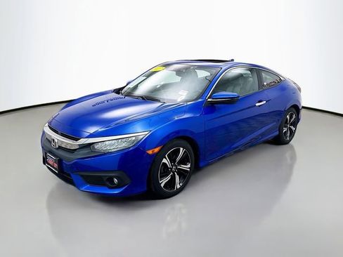 Used 2017 Honda Civic Touring image 3