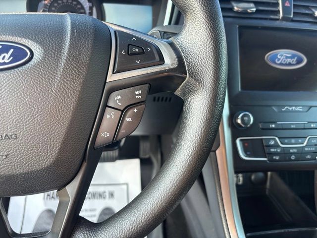 Used 2019 Ford Fusion SE FWD image 18