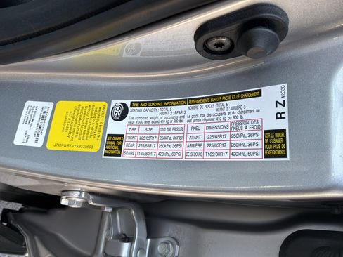 Used 2025 Toyota RAV4 XLE AWD/4WD image 34