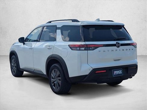 Used 2025 Nissan Pathfinder SV FWD image 8