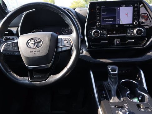 Certified 2021 Toyota Highlander XSE AWD/4WD image 22