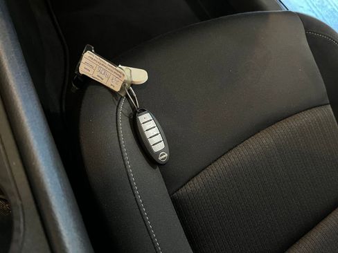 Used 2025 Nissan Altima 2.5 SV FWD image 21
