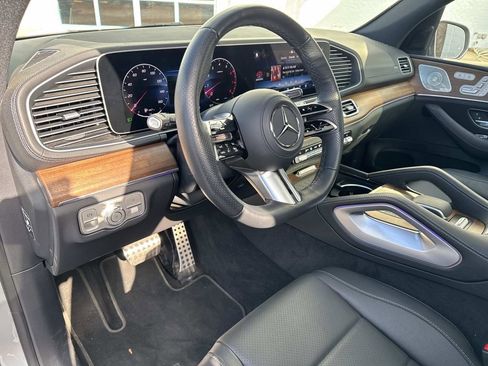 Used 2025 Mercedes-Benz GLS 450 4MATIC image 21