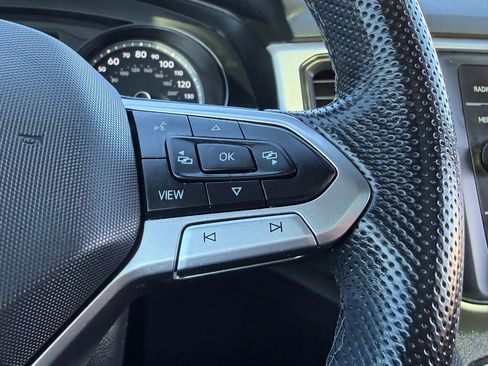 Used 2021 Volkswagen Atlas Cross Sport SE w/ Panoramic Sunroof Package image 27