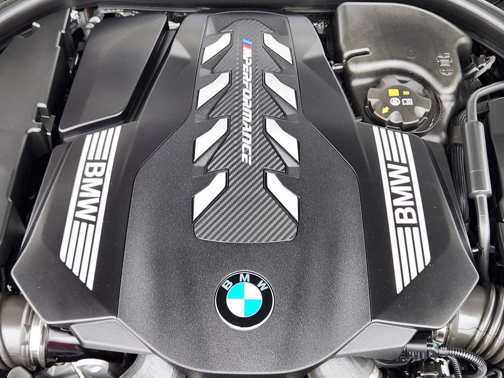 Used 2023 BMW M550i xDrive w/ Executive Package AWD/4WD image 14
