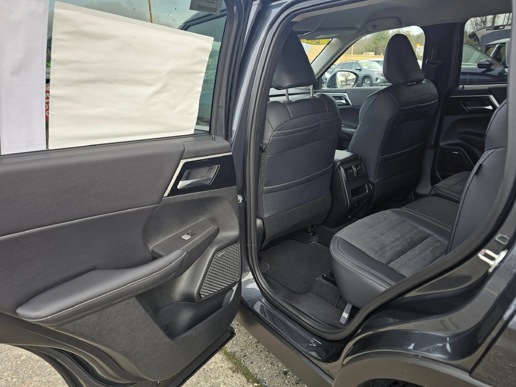 New 2026 Mitsubishi Outlander SE AWD/4WD image 10