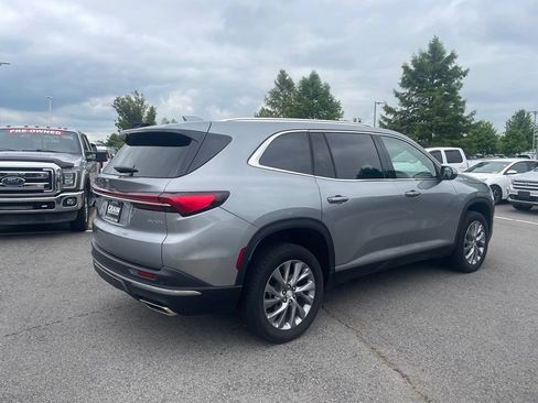 Used 2025 Buick Enclave Preferred FWD image 5