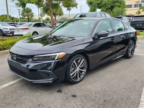 Used 2023 Honda Civic Touring image 3