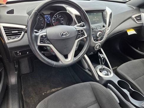 Used 2017 Hyundai Veloster Value Edition FWD image 13
