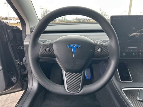 Used 2023 Tesla Model 3 Standard Range image 10