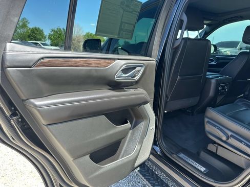 Used 2021 Chevrolet Tahoe Z71 w/ Z71 Signature Package AWD/4WD image 29
