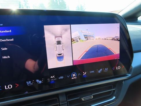 Used 2024 Chevrolet Equinox EV RS image 27