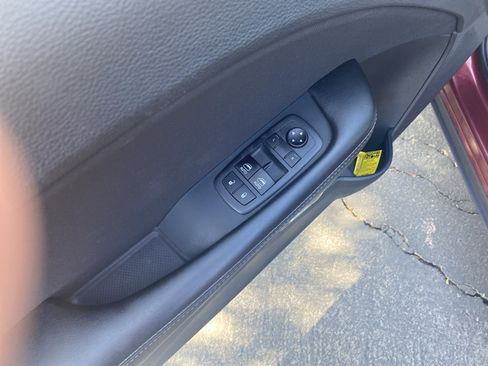 Used 2019 Dodge Challenger SXT RWD image 8