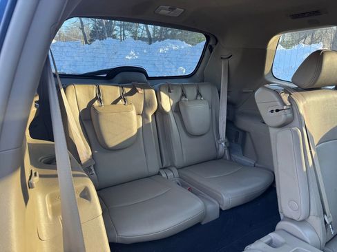 Used 2011 Toyota Highlander SE w/ Tow Pkg image 13