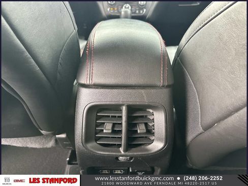 Used 2021 Jeep Cherokee Trailhawk AWD/4WD image 15