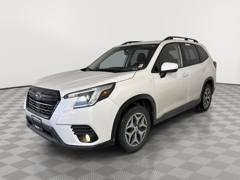 Certified 2022 Subaru Forester Premium image 3