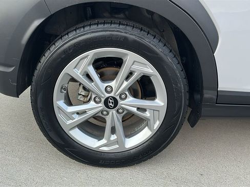 Used 2023 Hyundai Kona SEL w/ Convenience Package FWD image 17