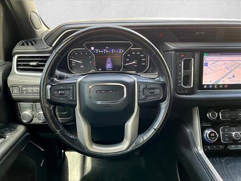 Used 2021 GMC Yukon Denali w/ Denali Premium Package image 5