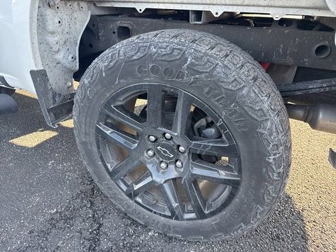 Used 2021 Chevrolet Silverado 1500 Custom Trail Boss w/ Realtree Special Edition image 32