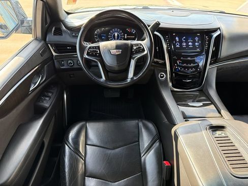 Used 2019 Cadillac Escalade ESV Platinum w/ Escalade Sport Edition AWD/4WD image 22