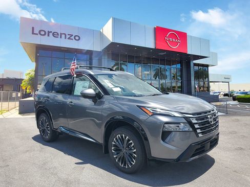 New 2025 Nissan Rogue Platinum image 3