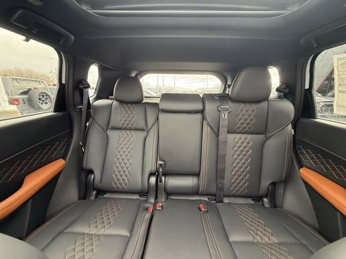 Used 2025 Mitsubishi Outlander SEL image 22