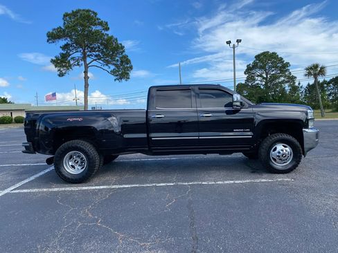 Used 2015 Chevrolet Silverado 3500 LTZ w/ Duramax Plus Package AWD/4WD image 10