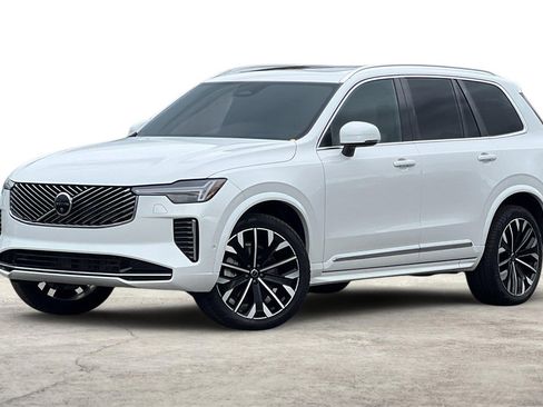 Certified 2025 Volvo XC90 B6 Plus image 2